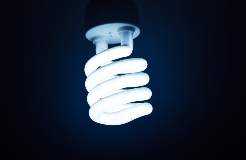 Hoeveel energie bespaart een gemiddeld huishouden met led verlichting?
